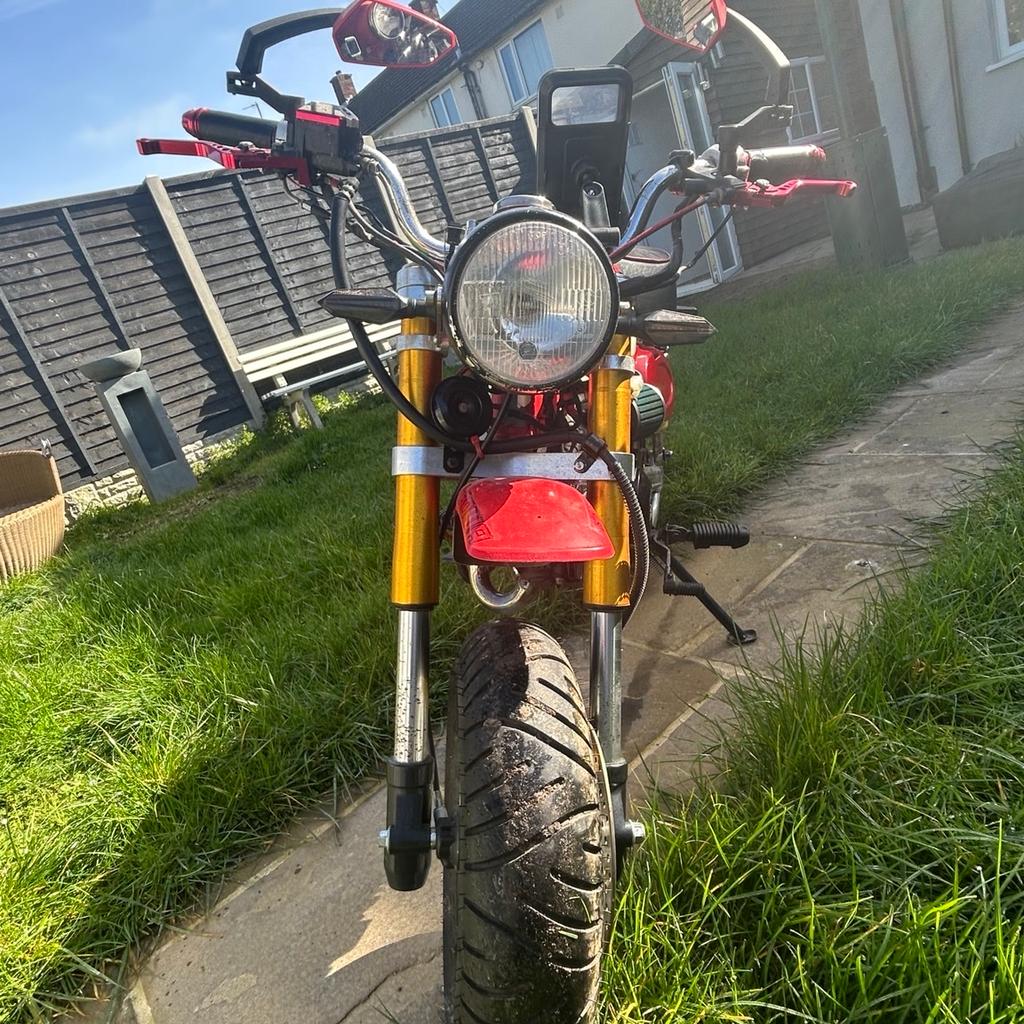 Sky team-st125 monkey bike registered as a 125 but is 170cc just under 9000 miles on the clock but with new engine has done around 200,just under a years mot it’s a 2013 sporty exhaust,upside down forks,gas shocks,the front end has quick release so you can separate it from the bike so you can get it in a car very rare and hard to get anymore,nice comfortable seat,kick start and all electrics work fine,serious buyers only test rides only with the cash in my hand before,it’s a great little bike with lots of character,the mudguard bracket broke so currently it’s not on the bike but have it to go with it just needs a new little bracket to bolt it back to the bike and the neutral light doesn’t work as different engine in it but has never bothered me,cash on collection from corby!