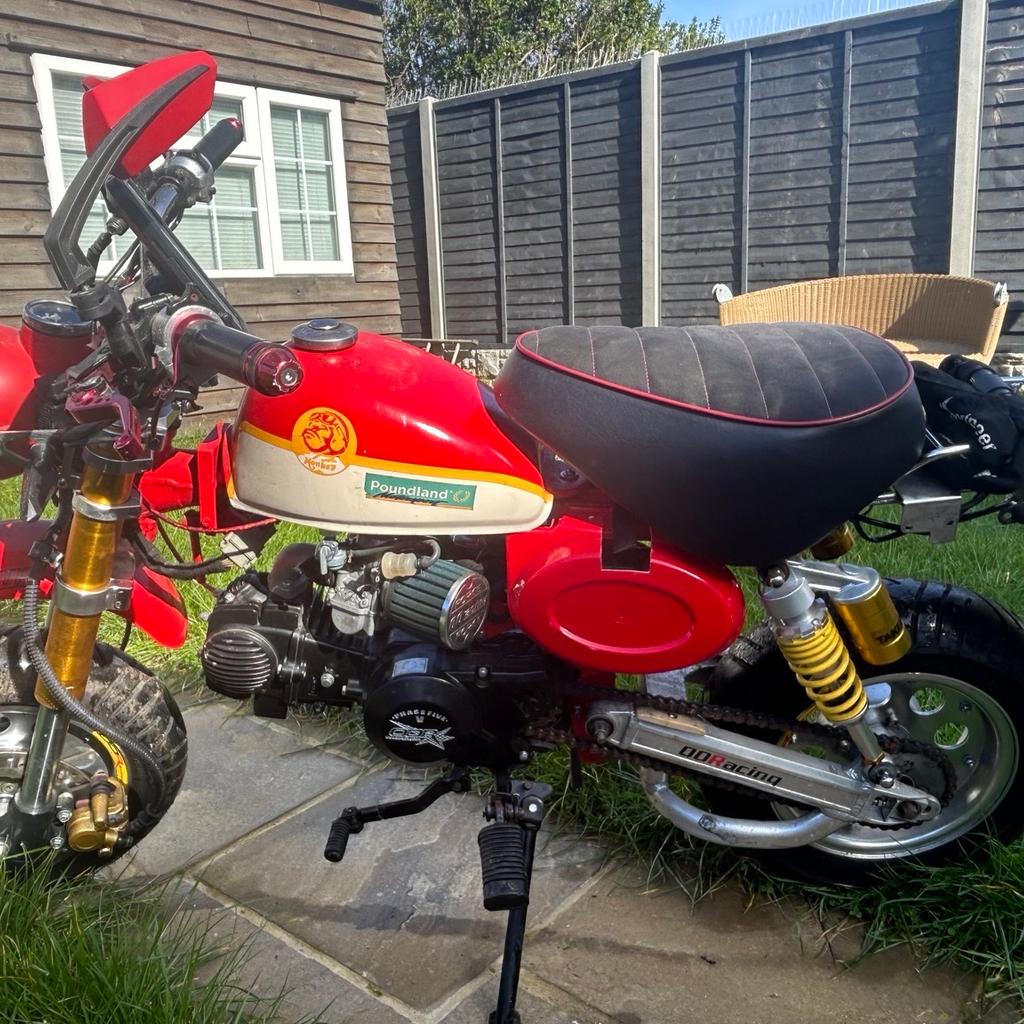 Sky team-st125 monkey bike registered as a 125 but is 170cc just under 9000 miles on the clock but with new engine has done around 200,just under a years mot it’s a 2013 sporty exhaust,upside down forks,gas shocks,the front end has quick release so you can separate it from the bike so you can get it in a car very rare and hard to get anymore,nice comfortable seat,kick start and all electrics work fine,serious buyers only test rides only with the cash in my hand before,it’s a great little bike with lots of character,the mudguard bracket broke so currently it’s not on the bike but have it to go with it just needs a new little bracket to bolt it back to the bike and the neutral light doesn’t work as different engine in it but has never bothered me,cash on collection from corby!