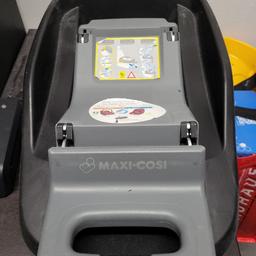 Maxi Cosi Isofix für Kindersitz (FamilyFix). 15€ (VB). Abholung oder ich kann bis zum 20Km Kreis Mannheim und Umgebung.