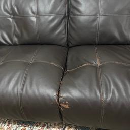 Brown leather sofa 3+2 seater both large  in good condition no tire or damage apart from some area skin come off from clean dry house no smoke no pet.

3 seater 215cm L..90d. 88h
2 seater 190cm L..90d..88h

You can come to view it before buying 
I don’t have transport so you need van to transport it.

Collection from bd50LN
Tel 07561036708