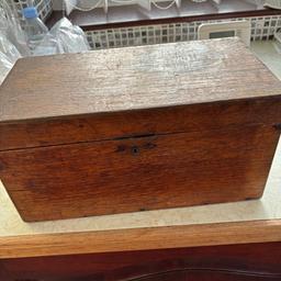 Vintage solid wood box approximately  14 in x7 x7
Multi uses. Nice project to bring back to life!
Cash and collection Liverpool 12