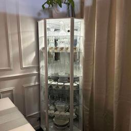 BRAND NEW

PURCHASED IN DEC 2023 for £330

WHITE STYLISH GLASS DISPLAY CABINET
IN WHITE FINISH CORNER UNIT

FEATURES:
Mirror back panel
Led spot light inside
7 glass shelves

Cabinet dimensions

Corner H172cm, W71cm and D52cm