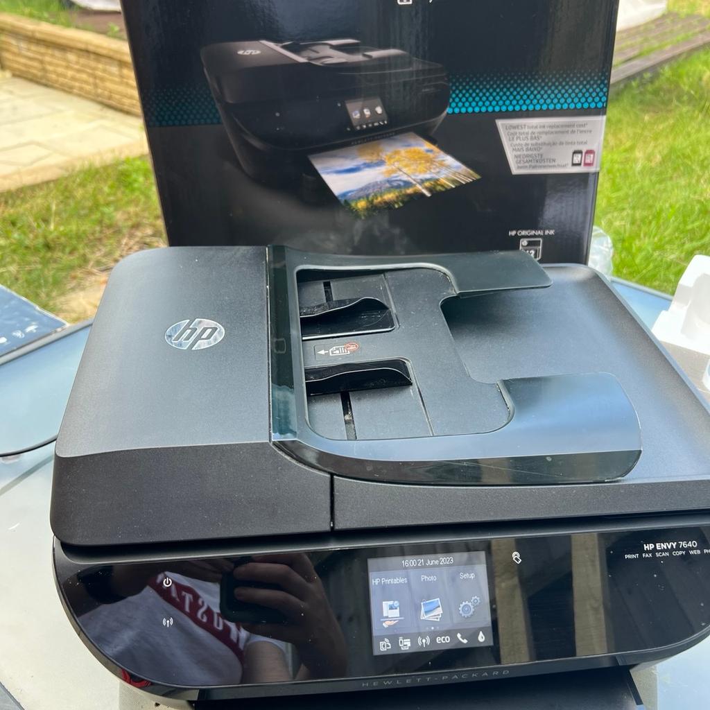 Hp printer
Without toner
With box