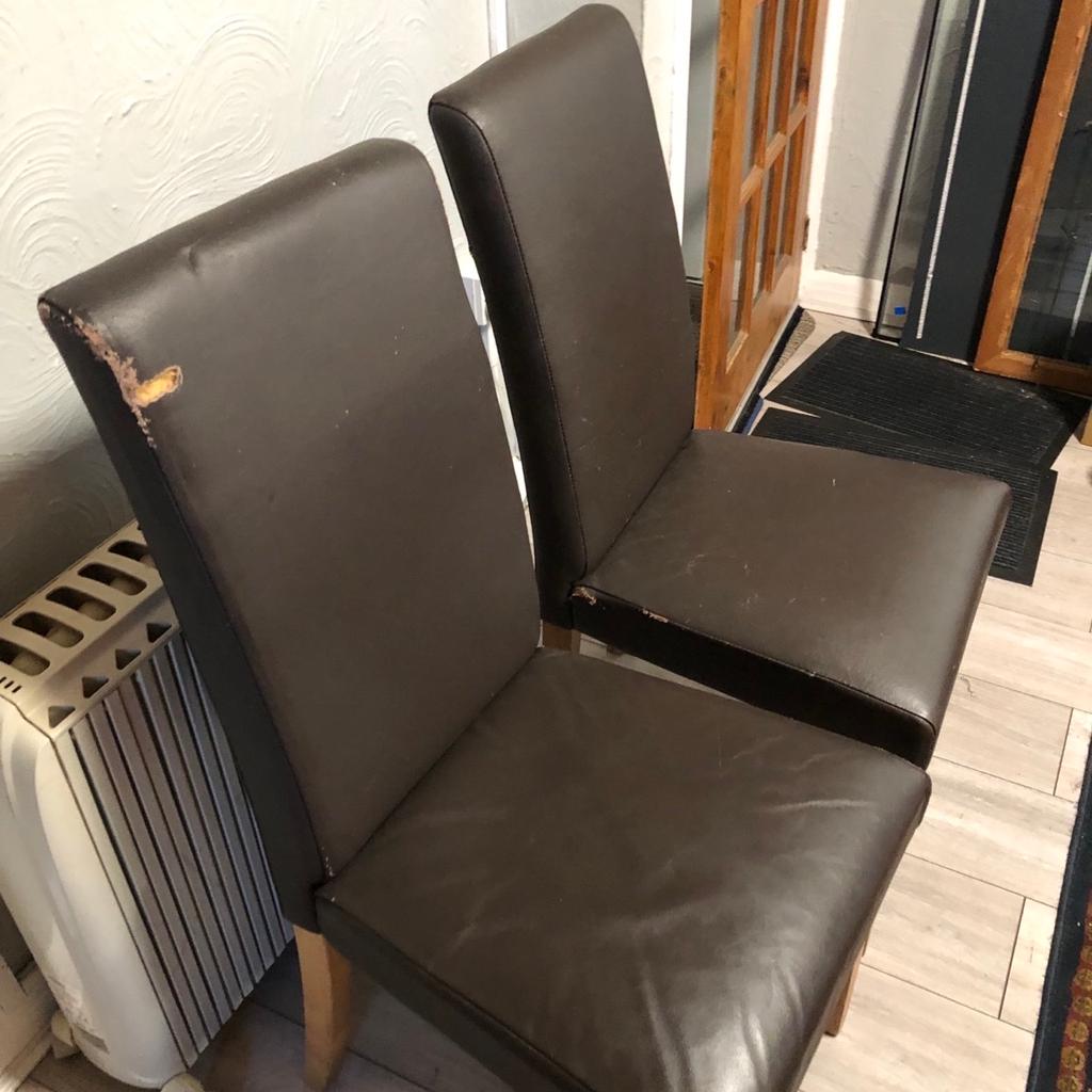 Read description and See pictures

2 Dinning chairs
Quality real leather brown
And very good steady solid chairs

Unfortunately when was stored in shed Mose bit on chairs 🪑

Over all chairs condition very good for that reason we made this covers