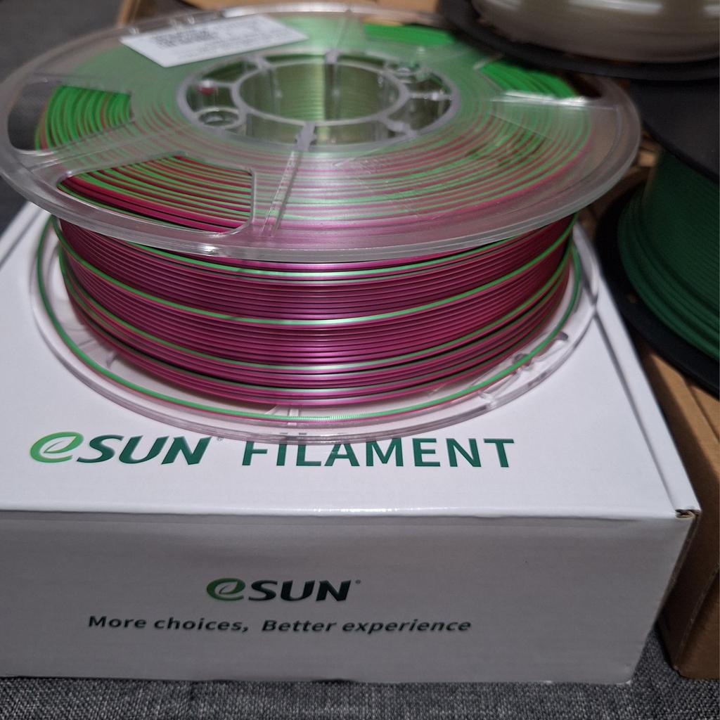 Verkaufe kaum verwendetes Filament für 3D Drucker und Sprühkleber. 5 Rollen Filament in den Farben grün, weiß, orange, grün und dreifärbig.

Wichtiger Hinweis laut Gesetz! Dieser Privatverkauf erfolgt unter Ausschluss von Gewährleistung, Garantie und Rücknahme!