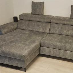 Verkaufe eine Couch von XXXLutz sehr guten Zustand kaum genutzt. Neuwertigen Zustand.
Keine Haustiere und keine Raucherwohnung.
Nur Abholung möglich.