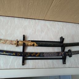 Verkaufe 2 Deko Schwerter im guten Zustand.
Der Preis ist gültig bei Abholung!