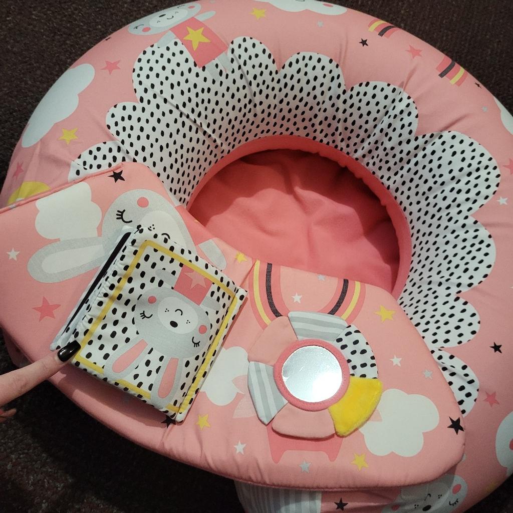 baby sitting up ring
never used
can be delivered, price varies on location