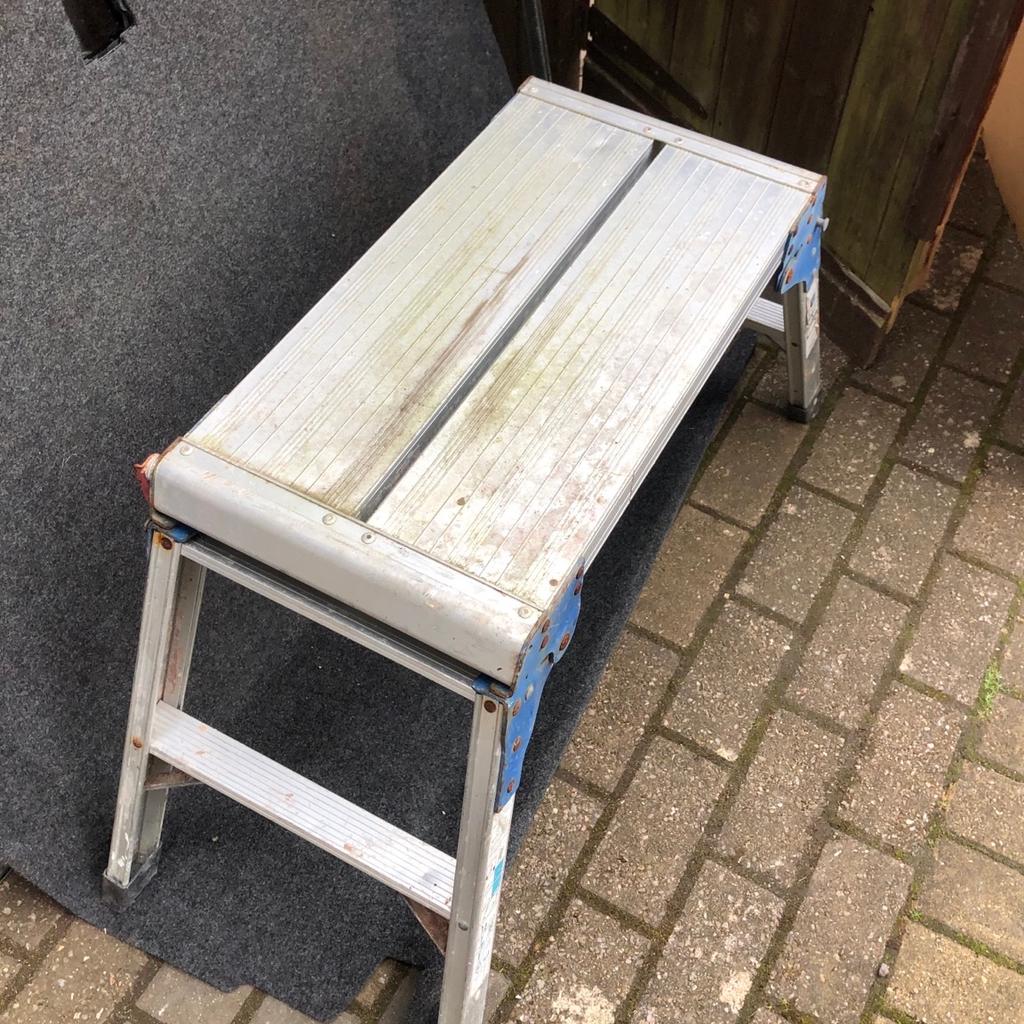 Aluminium Work Platform stool
Unfortunately Not been used but it was outside in the rain