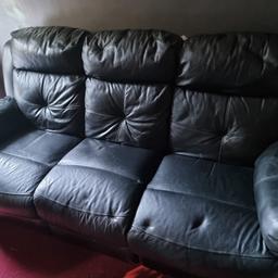 1 manual recliner leather. black
1 sofa bed. green.