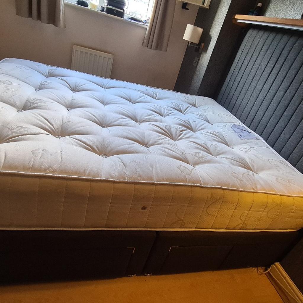 dining bed, 2 draws

purchased from NEXT for £920
2 year old

Easy to move, comes in 4 pieces
2 halves
mattress
headboard