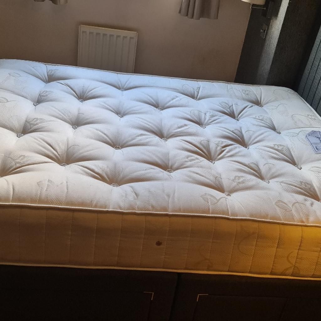 dining bed, 2 draws

purchased from NEXT for £920
2 year old

Easy to move, comes in 4 pieces
2 halves
mattress
headboard