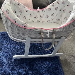 Minnie Mouse Grey Wicker Pod Moses Basket and Kinder Valley Moses Basket Rocking Stand Dove Grey. Cost £94
Excellent condition like brand new. only used a few times as spare. Pet free and smoke free home.