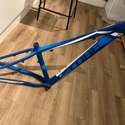 Cube aim pro mountain bike frame, 29er.
16inch frame
Includes bottom bracket & derailleur hanger
Takes 29 inch wheels
Good condition & would be a great little project for someone
Pick up only