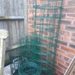 various heights, green wire fencing, never used.
you will need to purchase posts to secure the fencing, not included in sale price