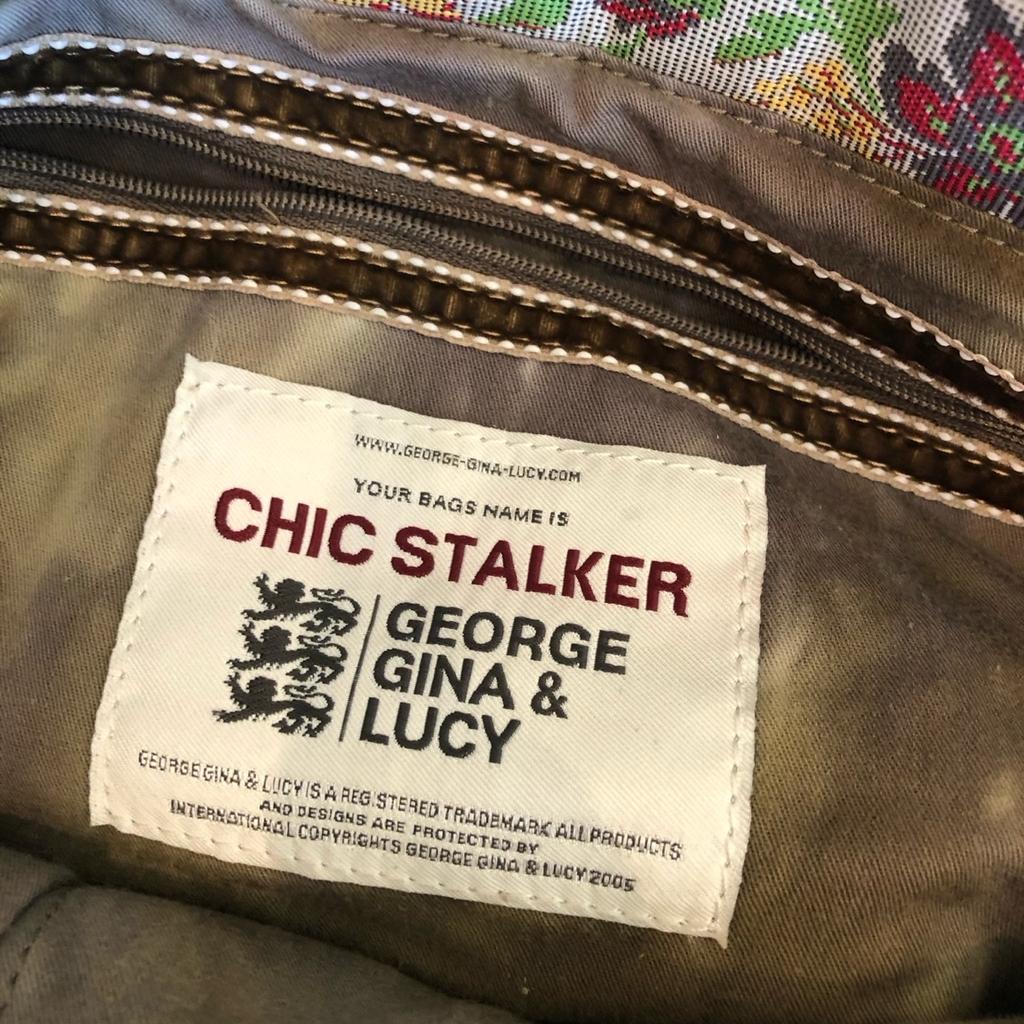 Olivfarbene George Gina & Lucy Tasche mit Fell
Modell: Chic Stalker
Kaum getragen, Zustand neu