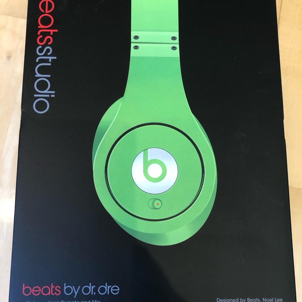 Grüne Beats by Dr.Dre
mit Kabel, einklappbar, mit Schutzhülle
Originalverpackung vorhanden
selten benutzt, Zustand wie neu