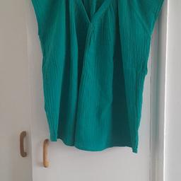 Lovely soft cool top 
Colour is a jade/blue