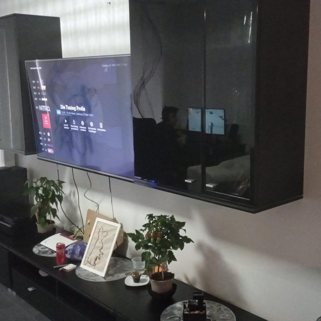 Verkaufen voll funktionsfähige Wohnwand 5 teilig 3 m TV Board länge.