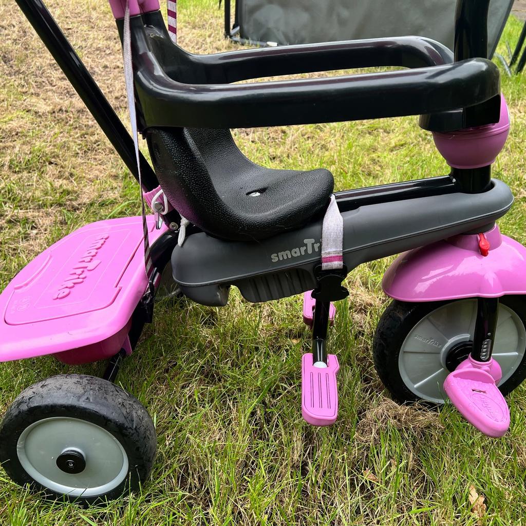 Kids SmarTrike 4 in 1

Used but in excellent condition as shown in photos.

Collection from B90, Solihull. Or I can deliver locally for a small fee (message in advance).

Any questions, feel free to message.