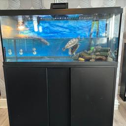 Fish tank and cabinet in very good condition, will be fully cleaned out ready for collection.

Built in led strip light

Measurements
 104cm wide 

Unit height 68cm

Tank height 45cm

Tank depth 40cm
