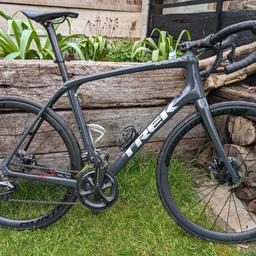 Owned from new
58 cm.
XxX carbon stem and Bontrager rxl carbon bars.
Ultegra DI2 all round. Charger included.
Adjustable suspension.
In very good condition all round.
Wheels/pedals/bottle cages exc. Shown to show build.
Inspection welcomed.