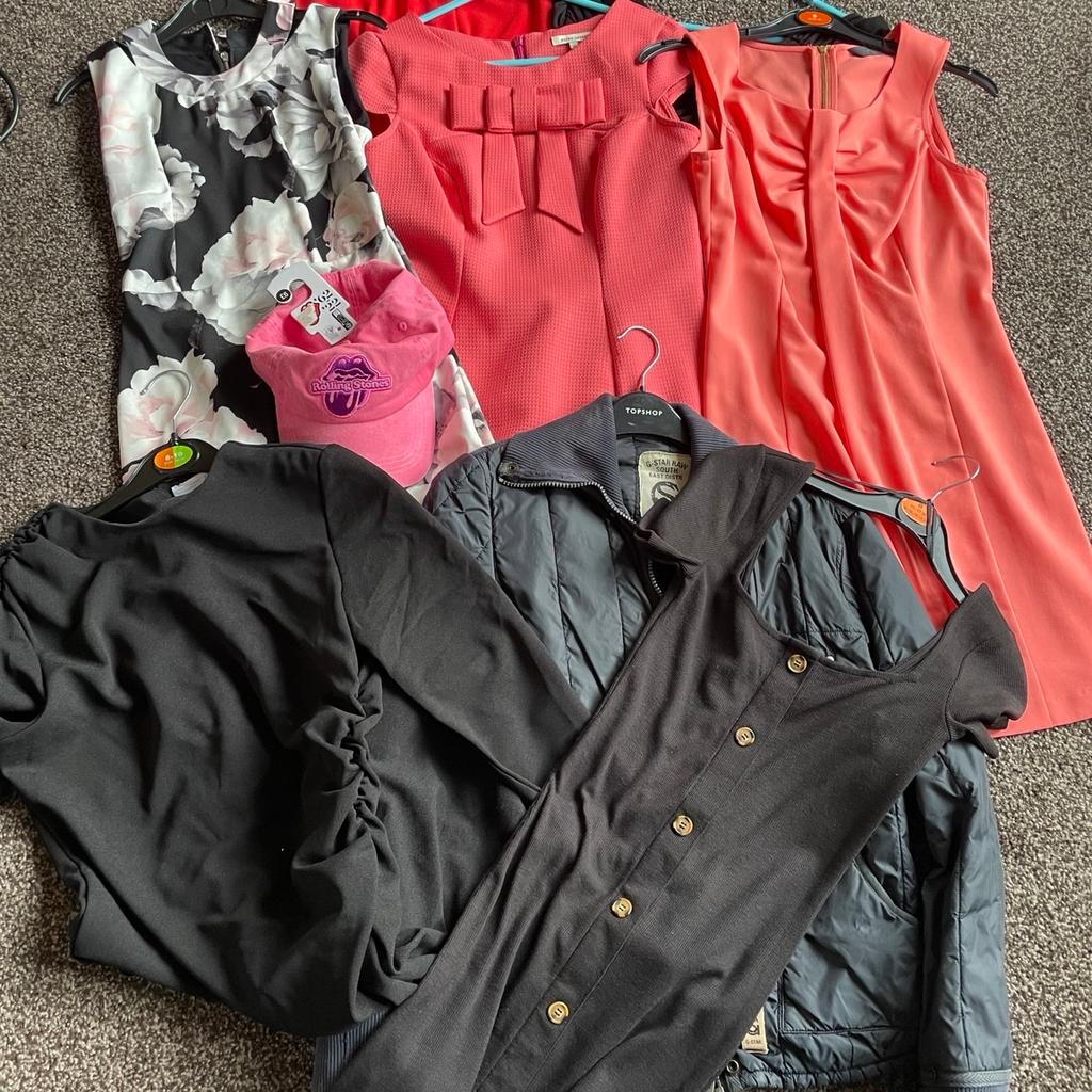 Job lot of women’s clothing including dresses from river island, Jane Norman etc some new with tags others as new
Mainly size 6-8 ideal for Vinted, car booting etc
£20 collect Hollingwood for lot