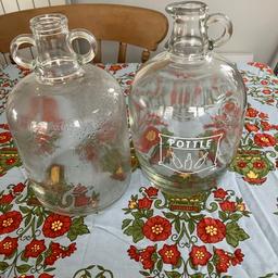 Selection of glassware
Good condition
2 jugs £10
Vases £5
Decanter with grape design £10
Or £20 for all