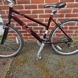 womans 21 speed mountain  bike very good condition does have 2 puncture tho hardly used been dry stored