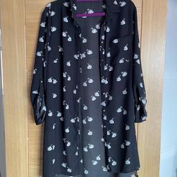 F&F Swan Blouse in Black. Long blouse or very short dress. I’ve always worn with leggings or thick tights.
Button up the front and little tie around the waist.
No sizing on it as there are no labels in it, I’d say it’s a size 10
Good condition