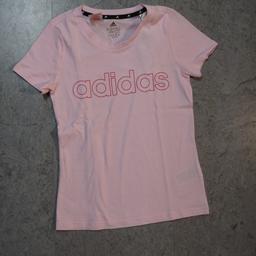 verkaufe Shirt kurz von Adidas (Gr. 152)

-NEU-

mit orig. Etikett
NP: 18,-

Versand oder Abholung

Privatverkauf
keine Garantie oder Gewährleistung
keine Rücknahme