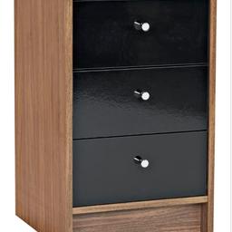 Malibu 3 Drawer Bedside Table - Black Gloss and Oak Effect

💥New/other. Flat packed in the box💥

Made of wood effect.
Metal handles.
Additional handles not included.
Made from FSC certified timber.
3 drawers with metal runners
Size H60.6, W38.3, D39.6cm.
Internal drawer H12, W30, D33.6cm.
Handle size: L2.2, W2.2cm.
Weight 15kg

💥Check our other items💥
