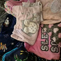Worn but still in a good condition 
I am having a clear out of all my kids clothes that no long fit or is needed.
Size From 5-6 / 6-7 years
From a pet and smoke free home 
I have over 100 items for sale
Please check out all my other items Sold as seen 
No Refunds