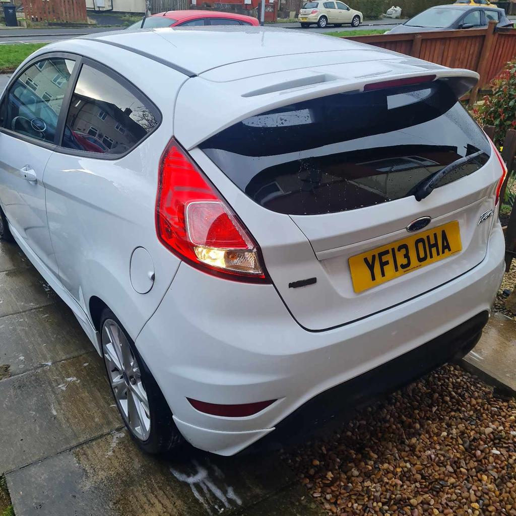 2013 Ford Fiesta 1.0T EcoBoost Zetec S in white Euro 5, 3dr. Car in very good condition in and out, ULEZ complaint HPI clear, a full 12 months mot, Air Conditioning, Stereo Radio with Auxiliary, Electrically Operated Front Windows, Alloy wheels, Remote locking, Spare wheel. Car comes with 1 key and logbook.

Collection Halifax, HX3 5NN
No time wasters please.