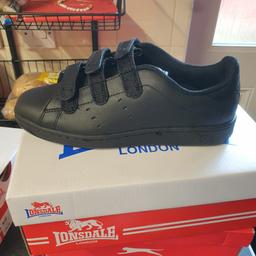 size junior 4 Lonsdale trainers