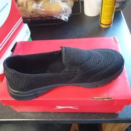 very small size 4 slazenger memory foam comfort shoes..brand new leeds 9 collection only