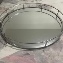Large mirrored tray.

Collection BB1