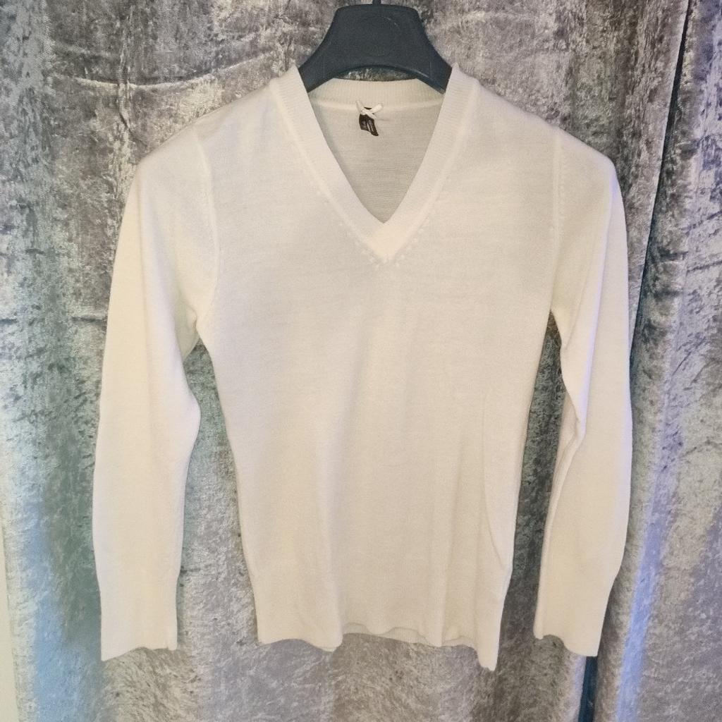 Off White Atmosphere V-Neck Sweater Jumper size 12. Collection only.