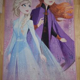 Teppich mit Anna und Elsa
Größe 80 x 140 cm
Zustand siehe Fotos
Versand kostet 17€ aufgrund der Größe 