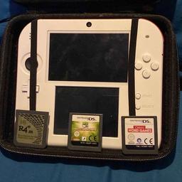 Works completely fine, comes with 3 games.
