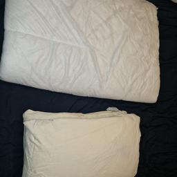Perfect condition single duvet, used for about a month.
Also a set of two pillows
Collection: IG1 2PZ or can deliver if local
Going through a refurb so after a quick sale
no time wasters