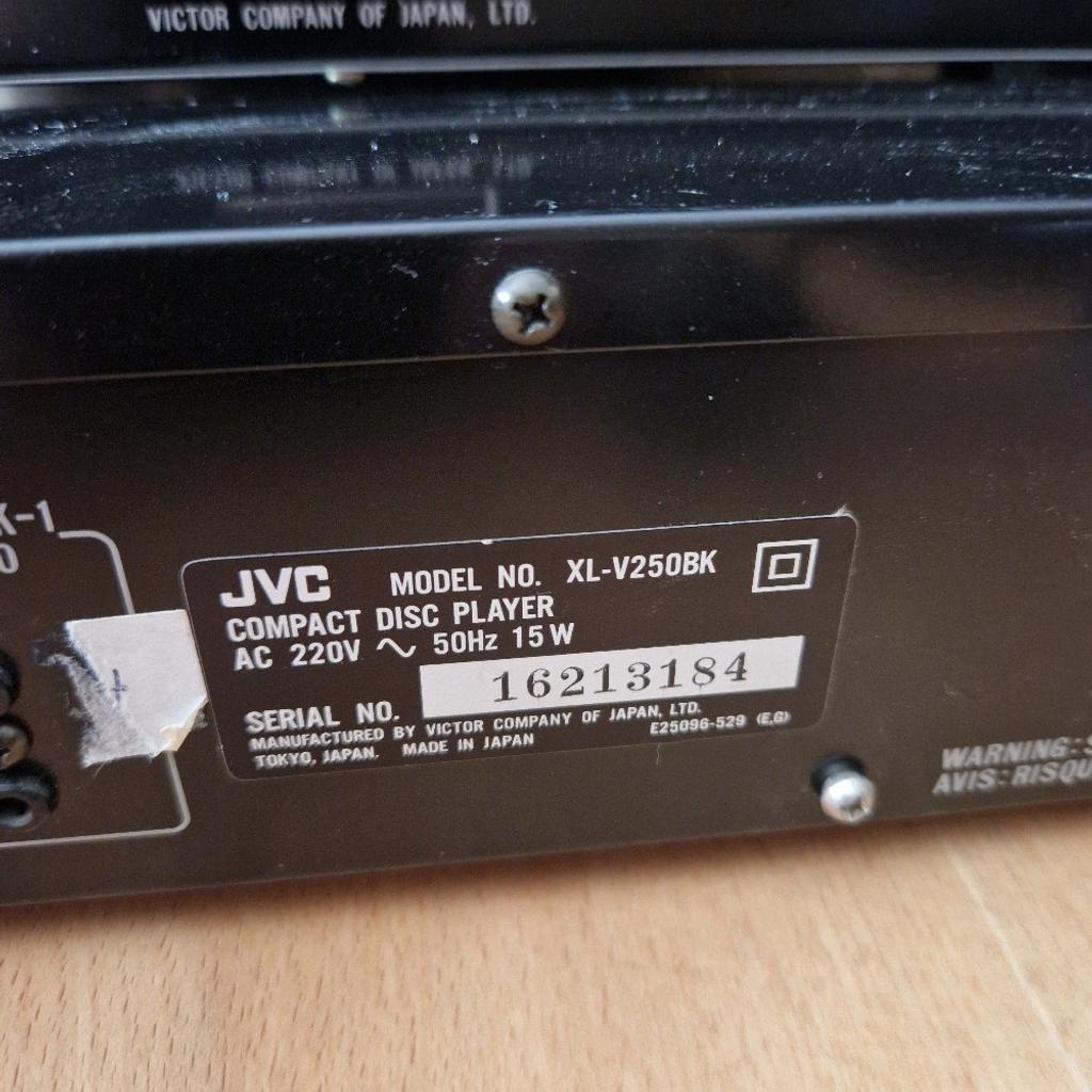 Biete eine voll funktionsfähige JVC Stereoanlage inkl
- Boxen.
- Verstärker
- Tuner
- Doppel Kassettendeck
- CD Spieler
- komplette Verkabelung

Alles aufeinander abgestimmt.
Super Klang.

Kann bei Abholung getestet werden.

Privatverkauf, keine Garantie, keine Gewährleistung, keine Rücknahme.
