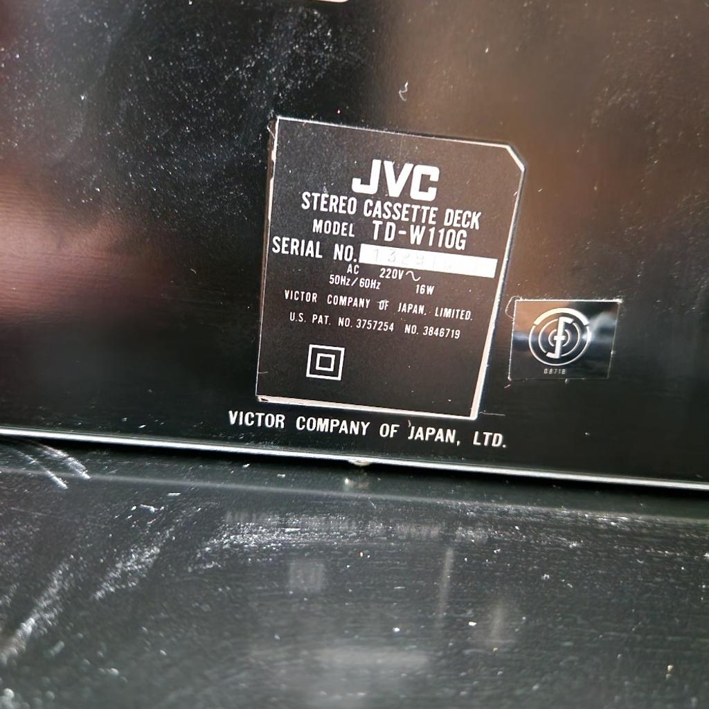Biete eine voll funktionsfähige JVC Stereoanlage inkl
- Boxen.
- Verstärker
- Tuner
- Doppel Kassettendeck
- CD Spieler
- komplette Verkabelung

Alles aufeinander abgestimmt.
Super Klang.

Kann bei Abholung getestet werden.

Privatverkauf, keine Garantie, keine Gewährleistung, keine Rücknahme.