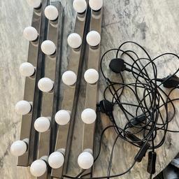 4 large vanity table lights all in perfect condition. Comes with the bulbs. All of the plugs work. Happy for customer to turn them on and test on arrival. Also selling vanity table and Chair on my page