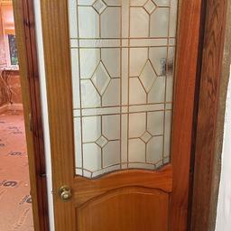 Beautiful internal half glazed oak veneered door very heavy top quality .. leaded glass

78 x 30

NO DELIVERY AVAILABLE!!
 Scammers will be reported immediately!!