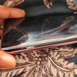selling samsung s9 fully working but has a crack on the side. view pictures.
des not come with charge and can be tested before buying.