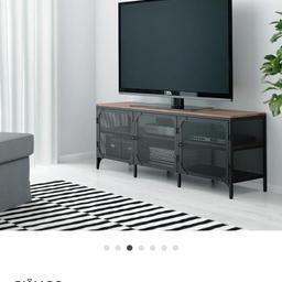Verkaufe TV Lowboard von Ikea sehr guter Zustand Maße siehe Foto

Lieferung im Raum Lienz möglich