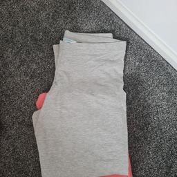 New 4 pairs of girls leggings
2x coral, 1x peach, 1x grey

age 14-15 !!
(listing will only allow me to put 13-14)