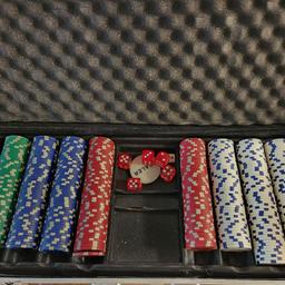 Pokerkoffer mit Pokerchips seit Jahren nicht mehr gebraucht. Vollständigkeit kann nicht gewährleistet werden. 

Privatverkauf, keine Gewährleistung und Garantie. Keine Rückgabe möglich.
