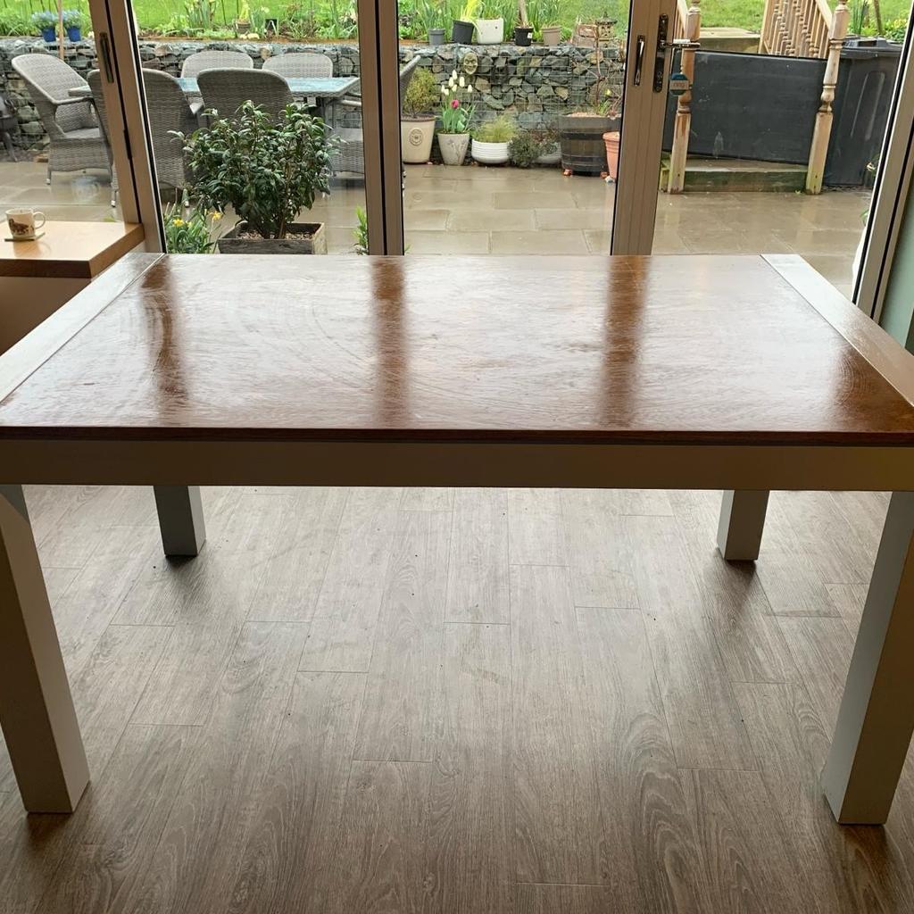 Oak and grey extending dining table 90 x 150. Can seat 4 to 8 people.
2 extending leaves 30cm wide each leaf can be set at 4 seats 150cm, 6 seats 180cm and 8 seats 210cmm. Leafs stored in table frame. Has been dismantled into 3 pieces for easy transportation.
Some minor scratches due to ware and tare.
CHIARS NOT INCLUDED
COLLECTION ONLY